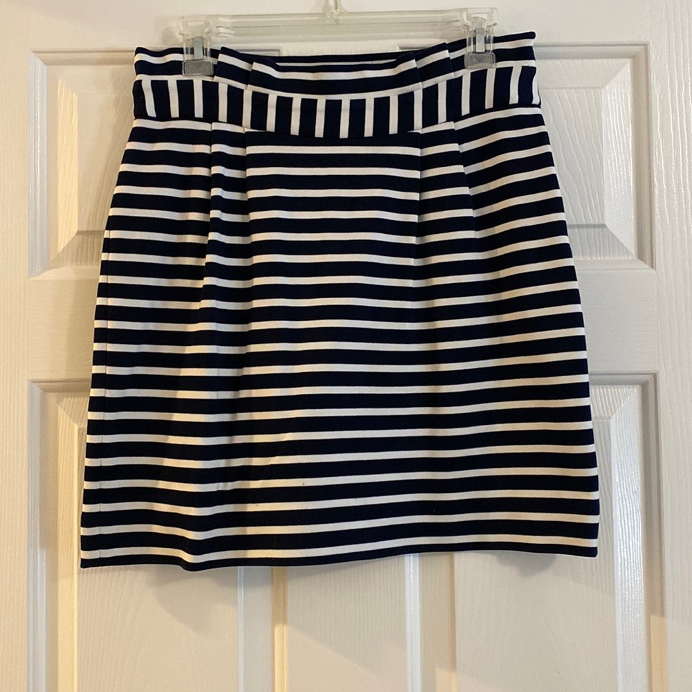Kate Spade size 8 navy/white skirt